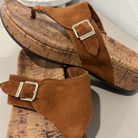 New Vionic Shoes 8 - Picture 13 of 16